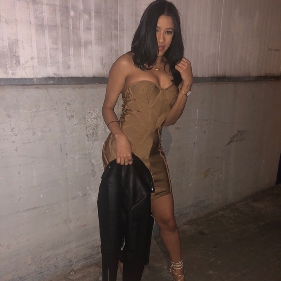 SOLD ON DEPOP‼️ Light tan strapless bandage dress - Picture 3 of 5